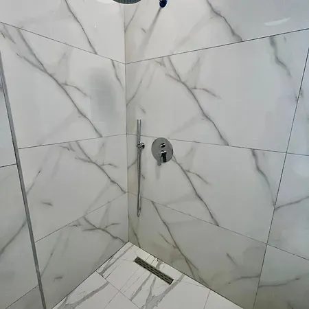 Jona Lovely 1 Two Bedroom Ap Apartment *