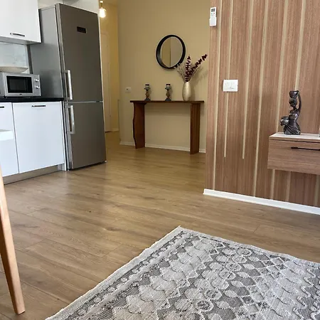 Jona Lovely 1 Two Bedroom Ap Apartment *